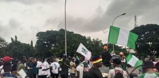 Protesters desert Abuja national stadium, assemble at Berger