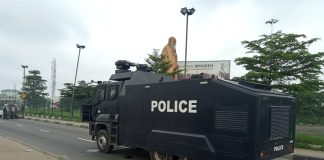 Armoured tank, roadblocks in Benin as election commences