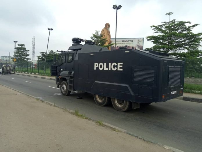 Armoured tank, roadblocks in Benin as election commences