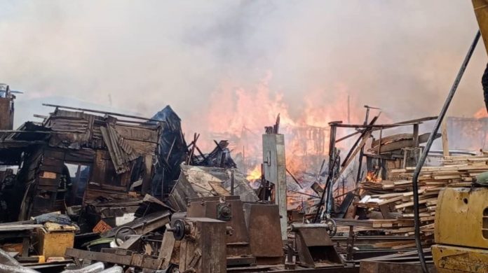 Fire guts Lagos Plank market