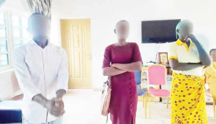 Mother, two children arrested for maltreating 75-year-old father in Anambra