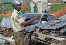 32 escape death in Lagos-Ibadan Expressway auto crash