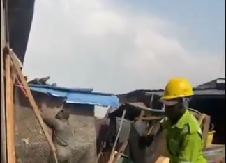 Lagos begins demolition of shanties around Apongbon bridge