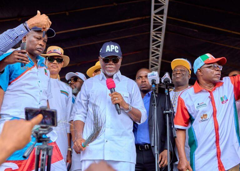 Dayo Awude, Others Join APC as Aiyedatiwa Receives Them