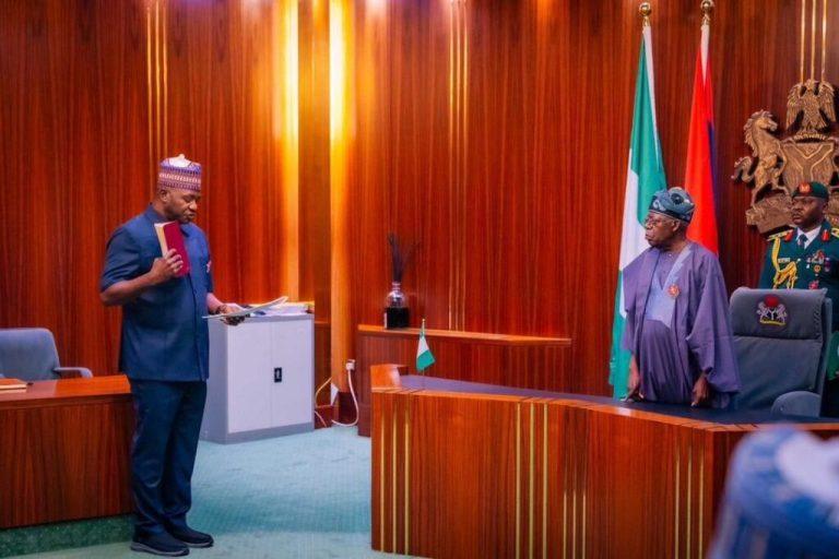 Defence Minister Musa Officially Assumes Office, Holds Meeting with Service Chiefs
