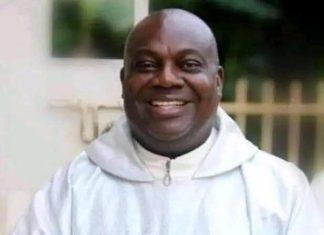 Parish Priest Collapses and Dies During New Year’s Eve Mass