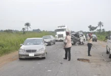 Tragic Accident on Lagos-Abeokuta Expressway Leaves 6 Dead, 3 Injured