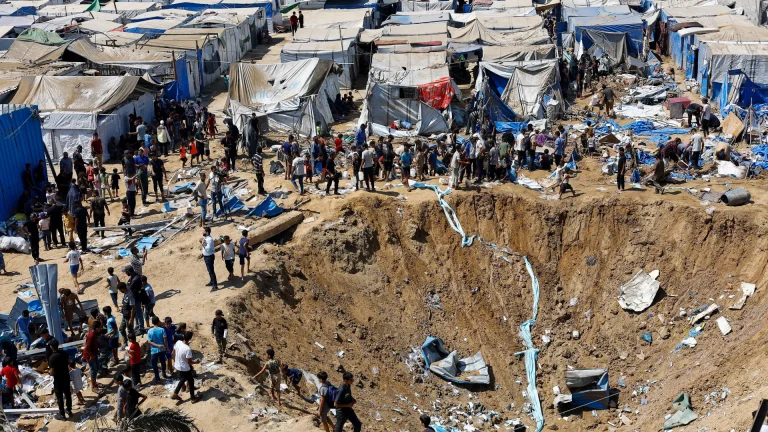 Israeli Air Raids Damage Hospital Warehouses in Gaza