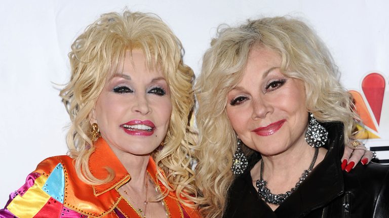 Dolly Parton’s Sister Shows Support for Nephew Amid Estate Tensions